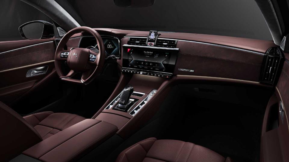 کابین سدان لوکس دی اس 9